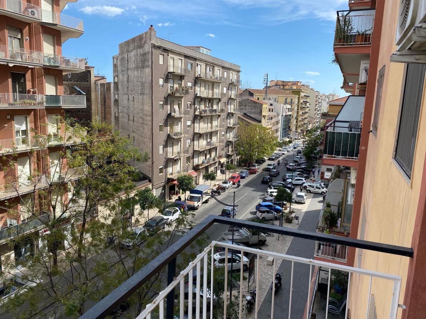 Giuffrida Apartment Rooms Катания Екстериор снимка